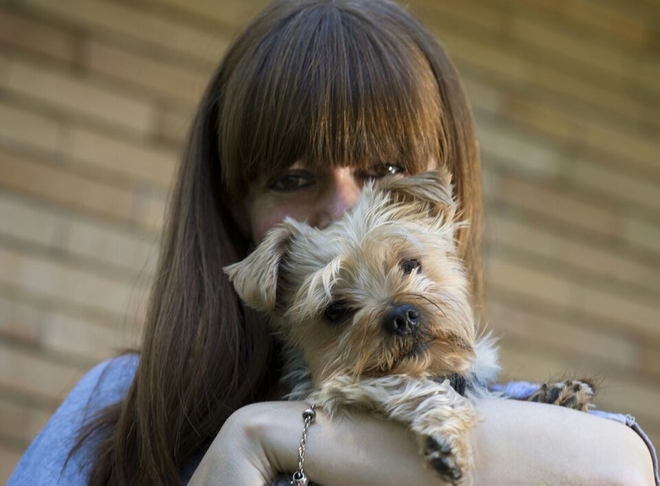 Benvenuto da Meandstitch, una pagina social che si trasforma in un blog, pronta per essere scoperta.

Instagram e il mondo dei libri hanno riempito la mia vita in un momento particolare, Stitch lo fa tutti i giorni,  vicino a me,  mentre sfoglio le mie letture.

Mi piace l'idea di condividere passioni e riflessioni con i miei amici lettori.

​

Continua a leggerci e appassionati con noi.